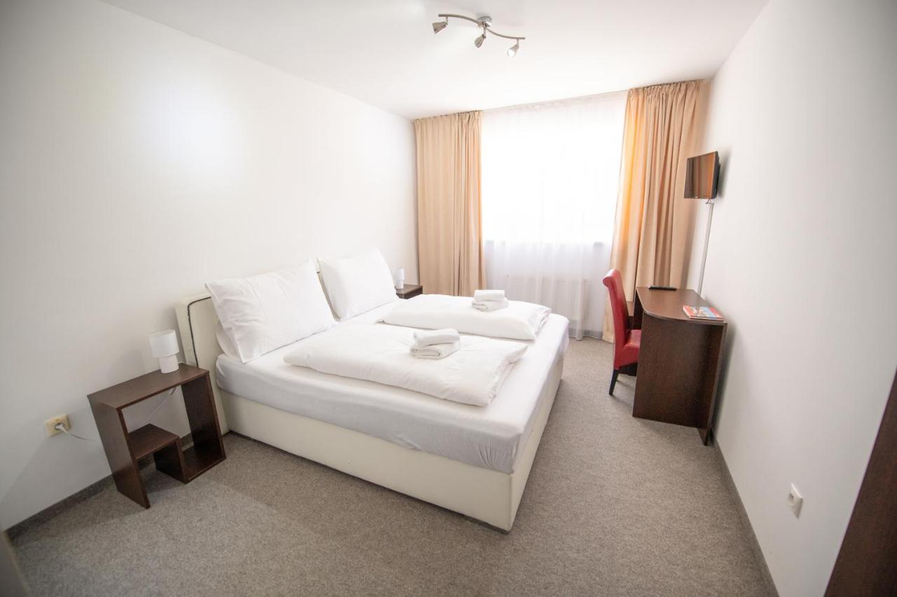 Dependance Patriot Trnava Hotel Ngoại thất bức ảnh