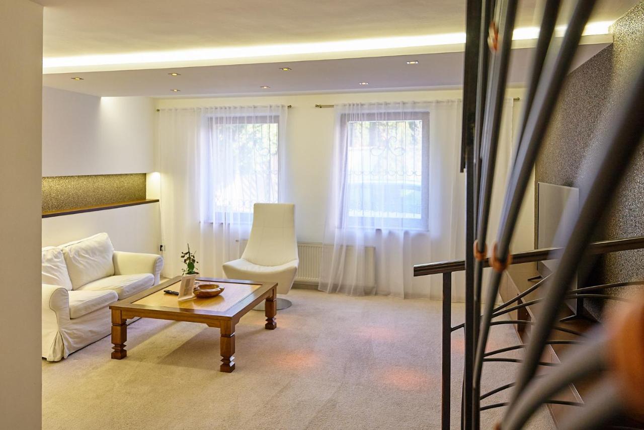 Dependance Patriot Trnava Hotel Ngoại thất bức ảnh