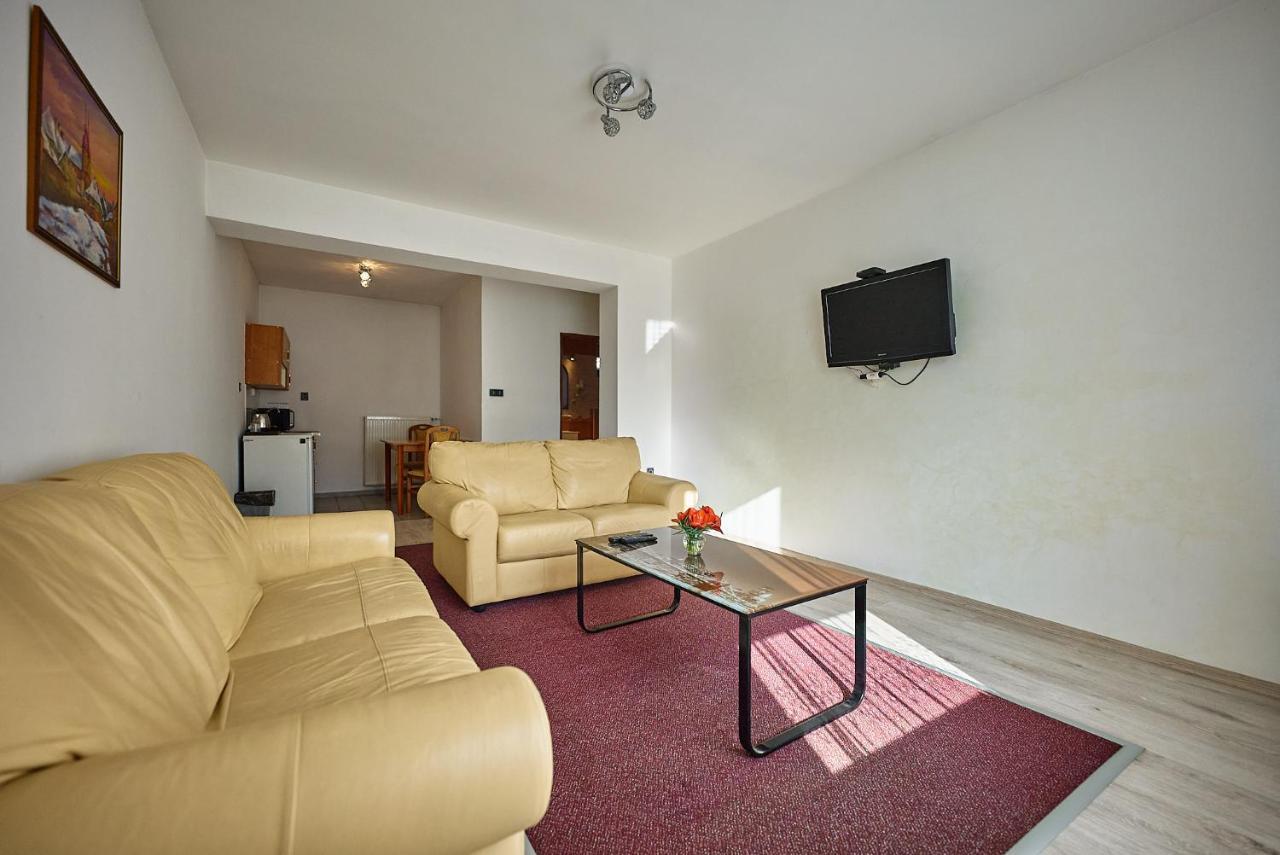 Dependance Patriot Trnava Hotel Ngoại thất bức ảnh