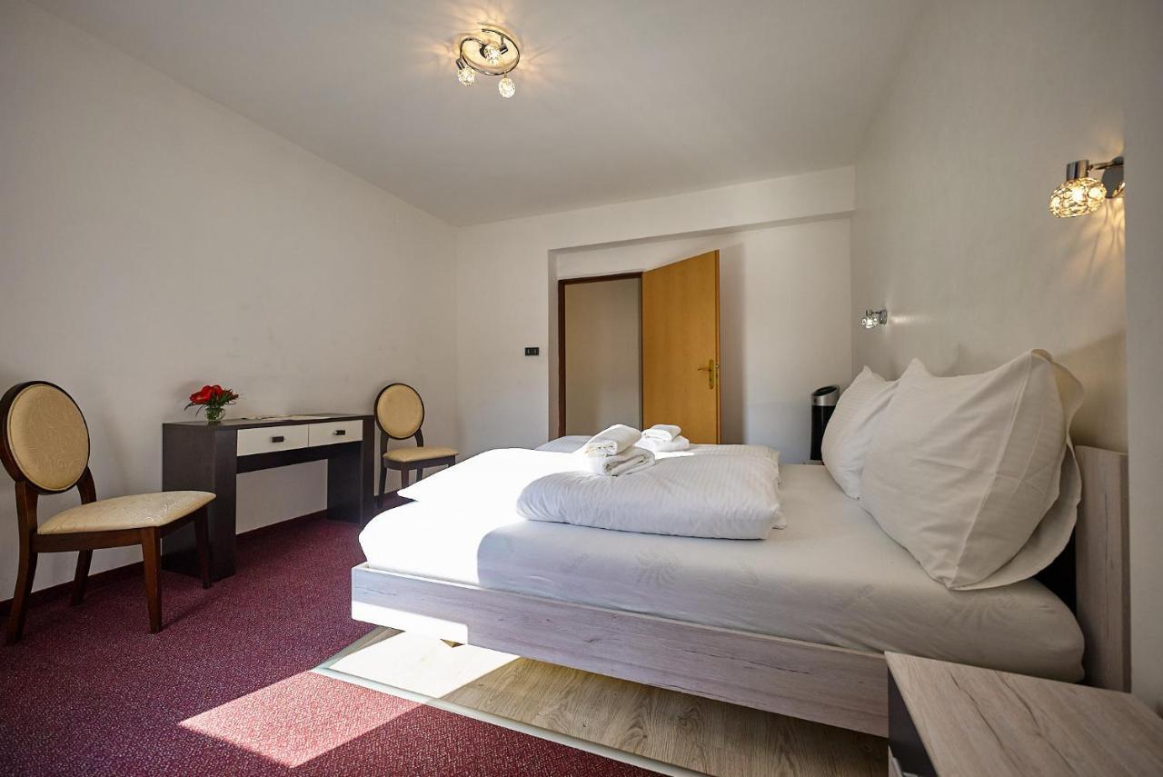 Dependance Patriot Trnava Hotel Ngoại thất bức ảnh