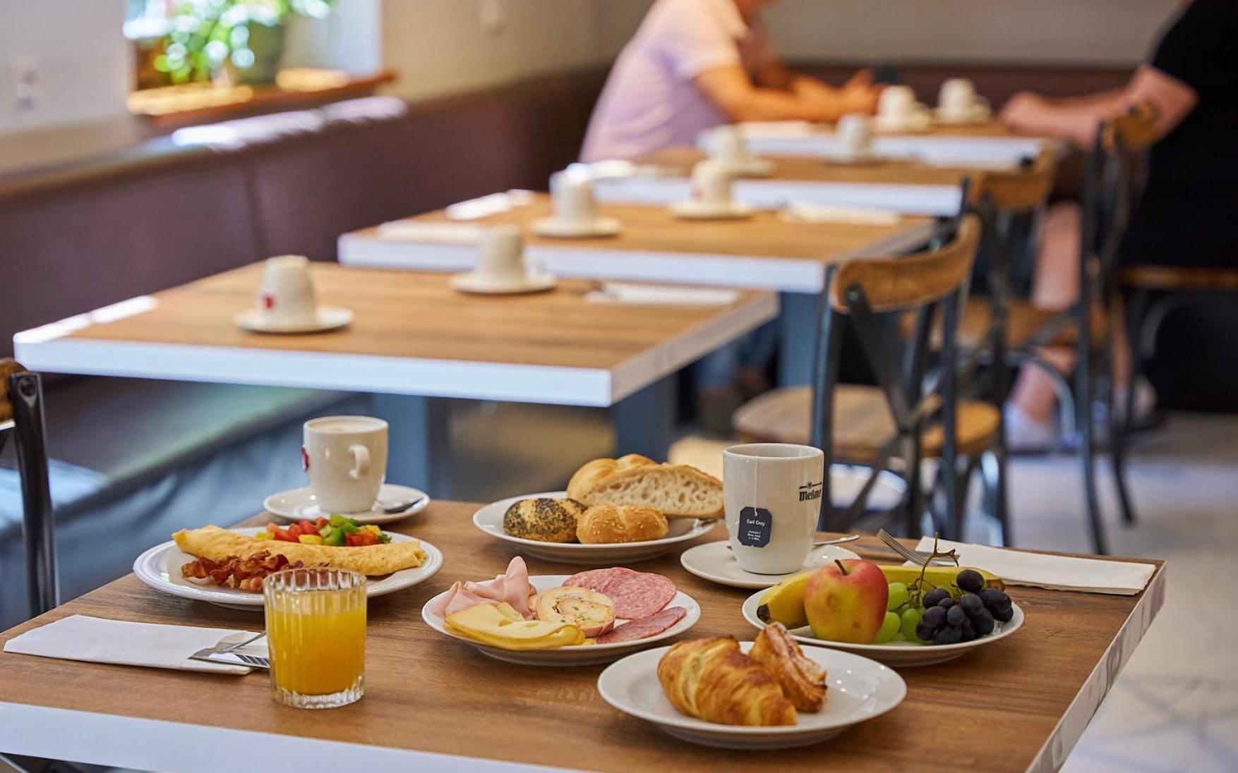 Dependance Patriot Trnava Hotel Ngoại thất bức ảnh