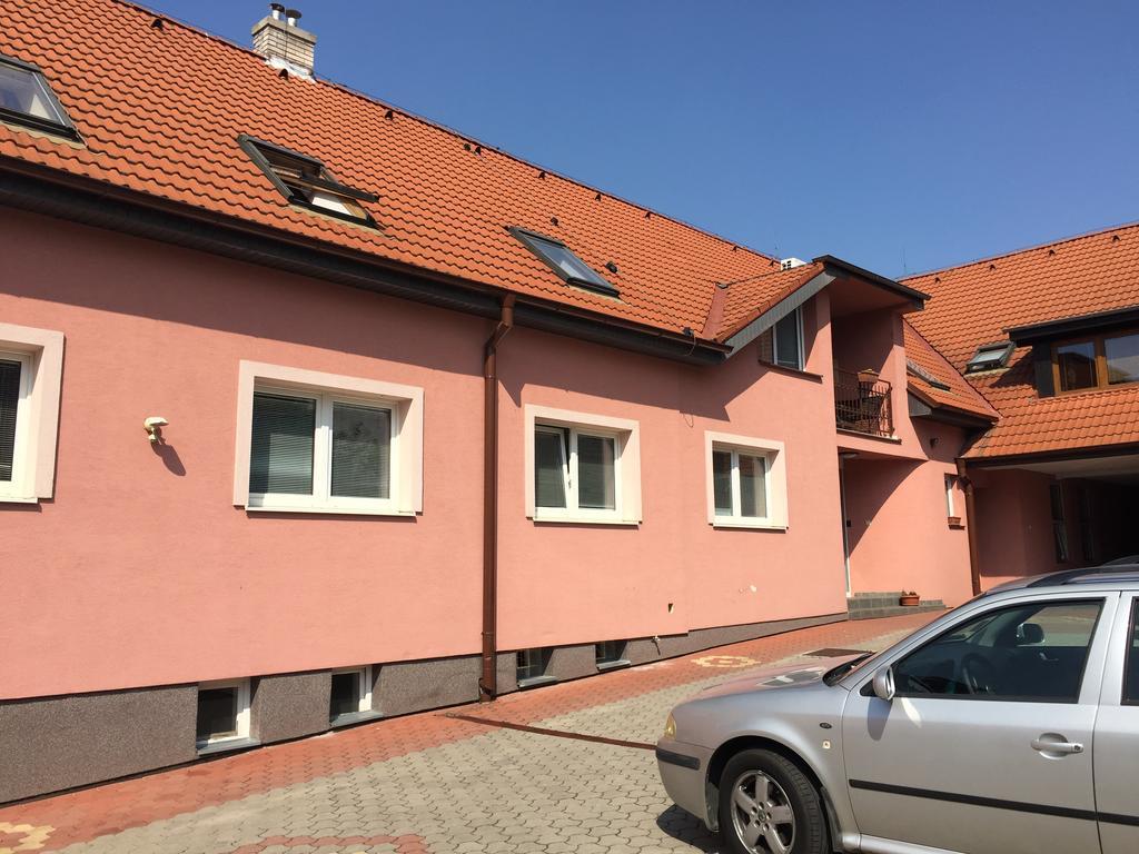 Dependance Patriot Trnava Hotel Ngoại thất bức ảnh